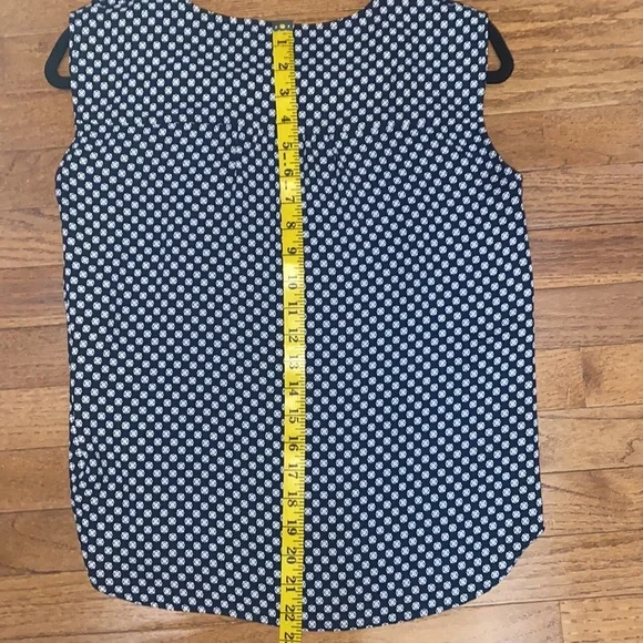 EUC Loft petite sleeveless top - Picture 11 of 12